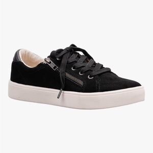 Revitalign Womens Wrigley Low Top Black Suede Sneakers Size 12B